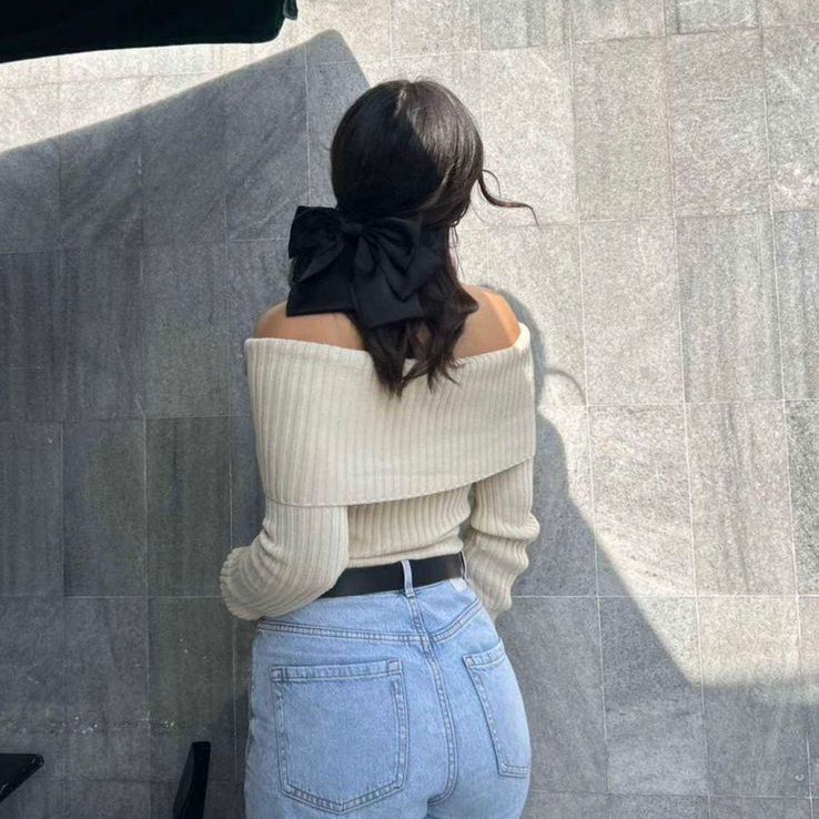 Chompa Off Shoulder Beige